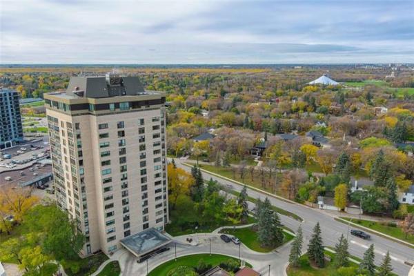 Home Photo - 601-200 Tuxedo Avenue