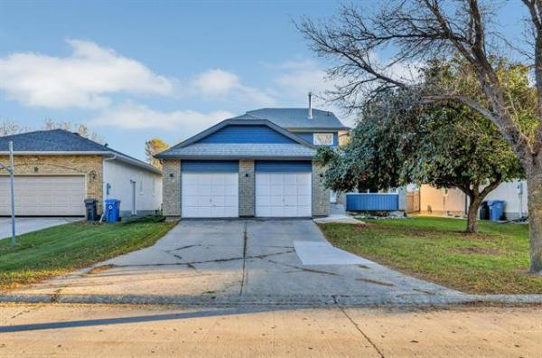 Home Photo - 6 Strewchuk Bay