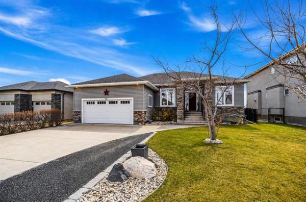 Home Photo - 30 Rossmere Crescent