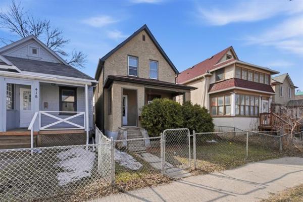 Home Photo - 422 Toronto Street