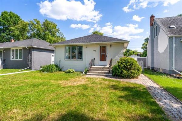 Home Photo - 952 Calrossie Boulevard