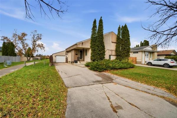 Home Photo - 166 Rose Hill Way