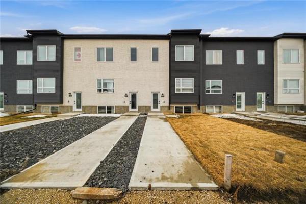 Home Photo - 27 Indra Crescent