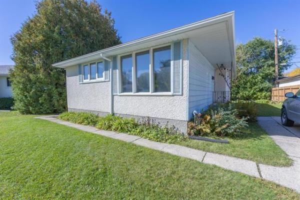 Home Photo - 466 Robin Hood Crescent