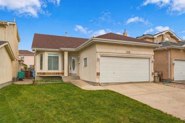 Home Photo - 109 KIRKHAM Bay