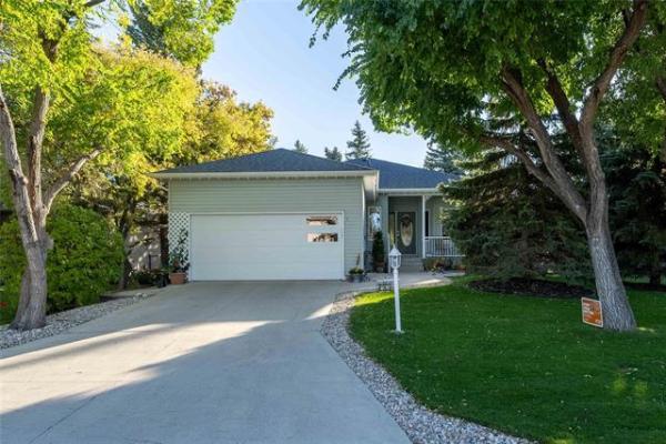 Home Photo - 43 Oak Bay