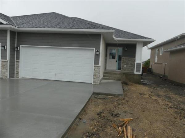 Home Photo - 118 Sterling Crescent