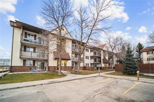 Home Photo - 1306-30 Lake Crest Road