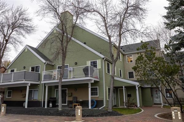 Home Photo - 5-618 Kenaston Boulevard