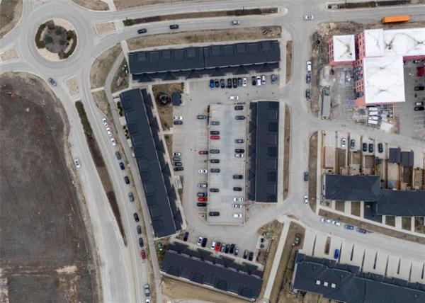 Home Photo - 411-325 Park East Drive