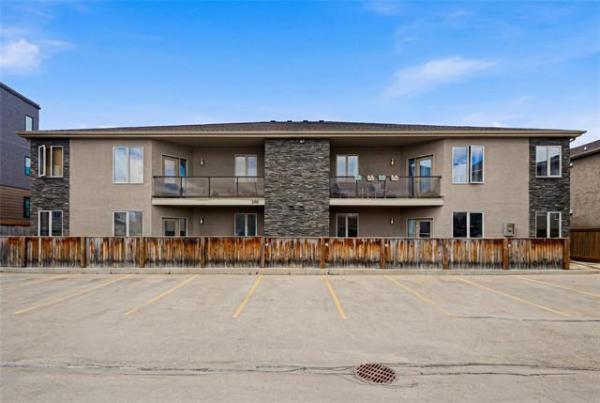 Home Photo - 1-480 Henderson Highway