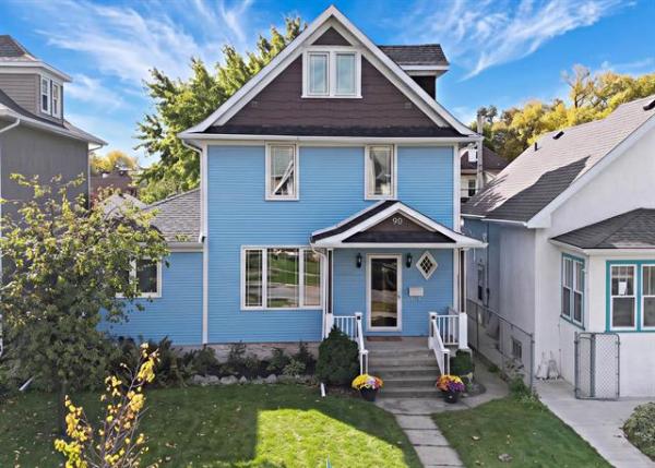 home photo - 90 COBOURG Avenue