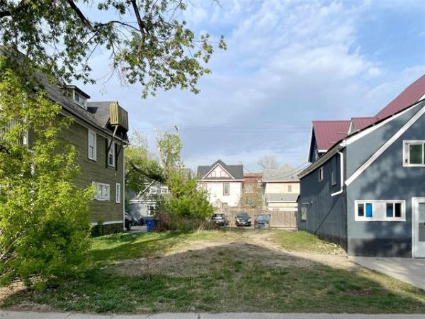 Home Photo - 307 Langside Street