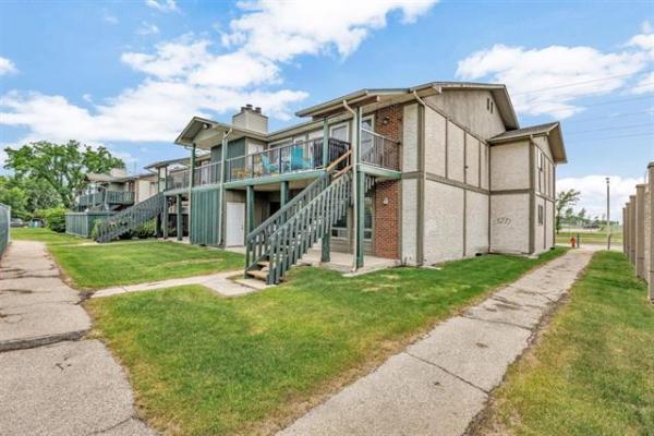 Home Photo - 11-251 Kinver Avenue