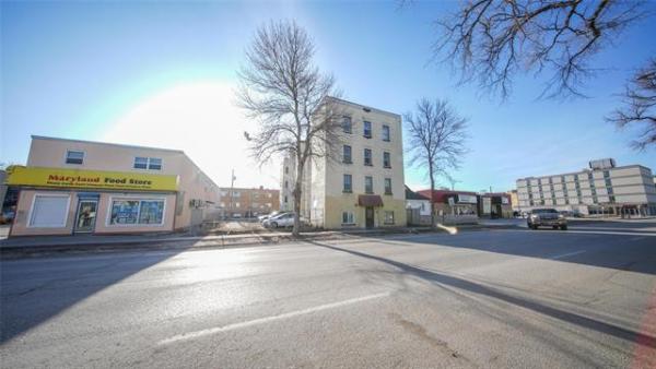 Home Photo - 5-722 Maryland Street