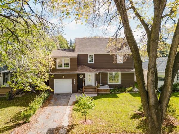 Home Photo - 498 Montrose Street