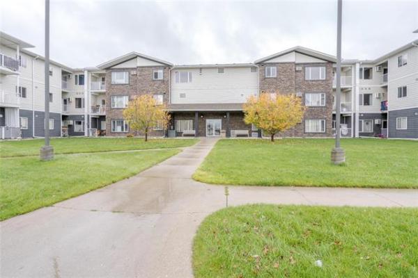 Home Photo - 313-8 Brighton Lane