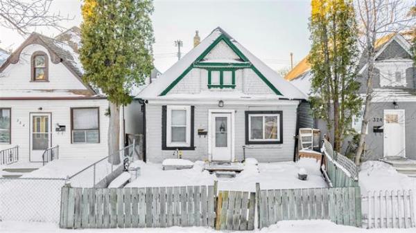 Home Photo - 326 Simcoe Street