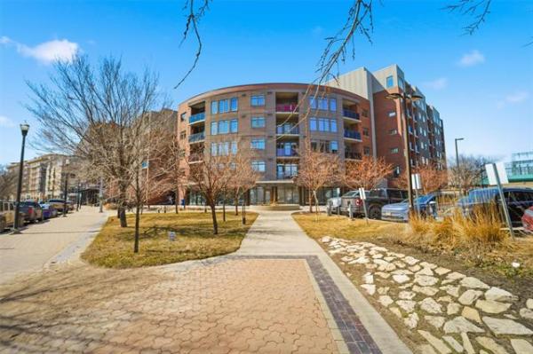 Home Photo - 404-340 Waterfront Drive