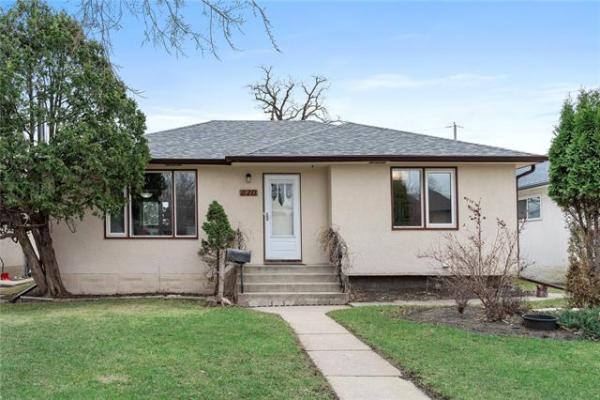 Home Photo - 920 Calrossie Boulevard