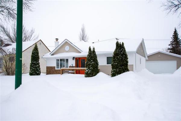 home photo - 434 ROBINSON Avenue