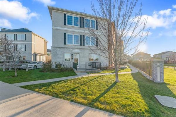 Home Photo - 201-20 Ancaster Gate