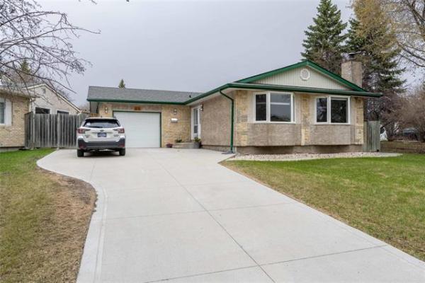 Home Photo - 99 Regatta Road