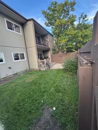 Home Photo - 6-520 Kenaston Boulevard