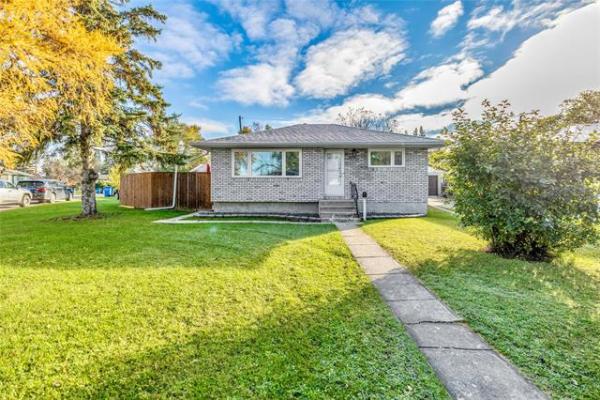 Home Photo - 30 Brewster Bay