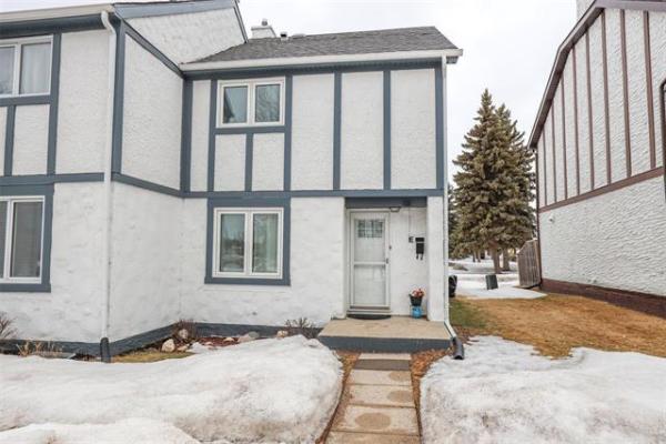 Home Photo - E-35 Apple Lane