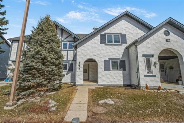 Home Photo - B-67 Apple Lane