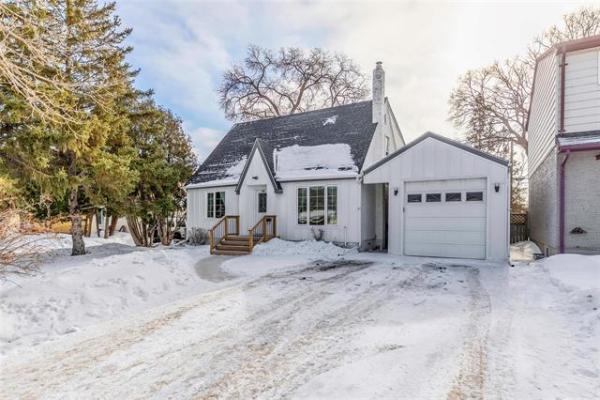 Home Photo - 130 Riverbend Crescent