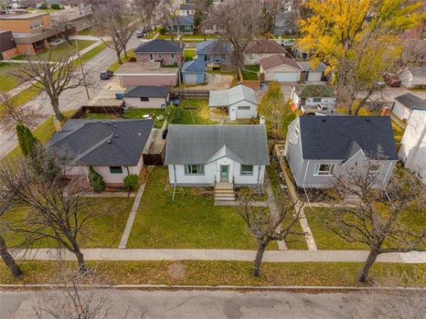 Home Photo - 380 Kimberly Avenue