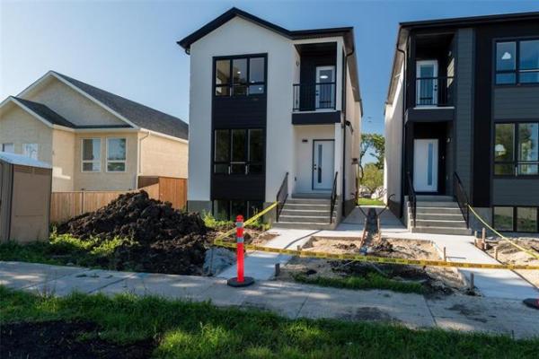 Home Photo - 1922 Bannatyne Avenue