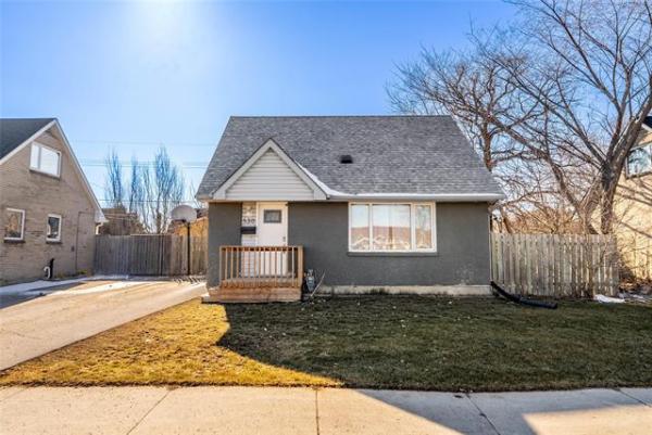 Home Photo - 530 Whytewold Road