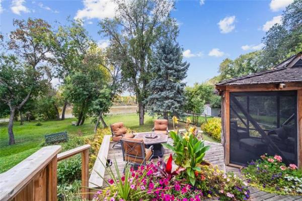 Home Photo - 1588 Wolseley Avenue