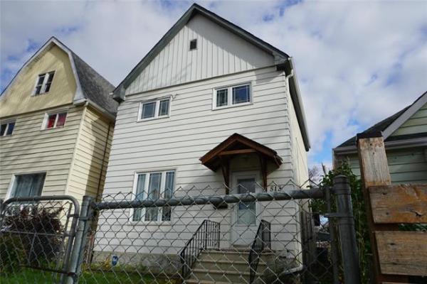 Home Photo - 513 Simcoe Street