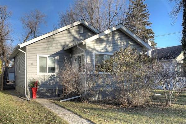 Home Photo - 35 St David Road