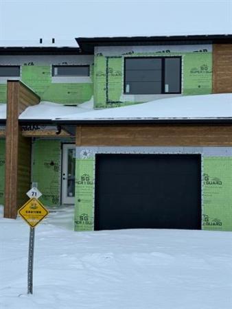 Home Photo - 71 Kootenay Way