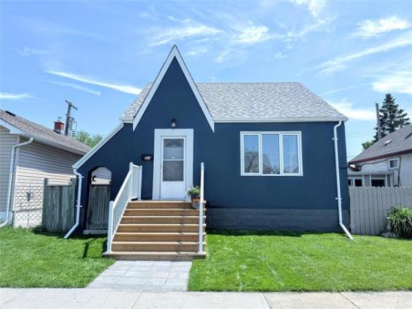 Home Photo - 951 Minto Street