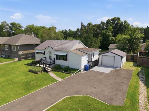 Home Photo - 58 Robindale Road