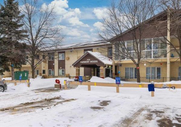 home photo - 214-4314 Grant Avenue