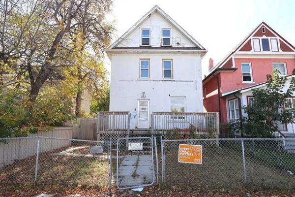 Home Photo - 302 Redwood Avenue