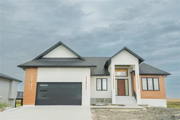 Home Photo - 25 BENJAMIN Boulevard