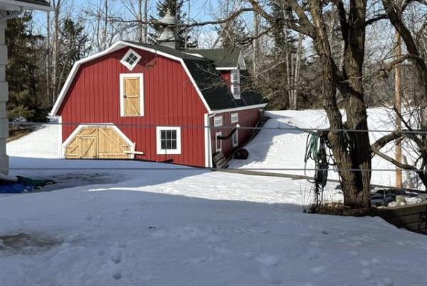 Home Photo - 75180 65N Road