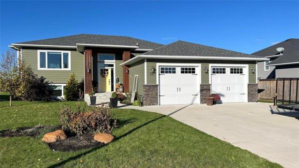 Home Photo - 76 Norwood Bay