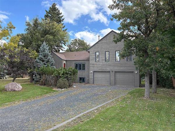 Home Photo - 4492 Roblin Boulevard