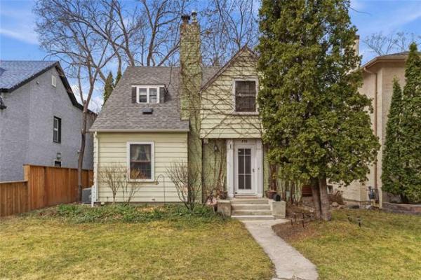 Home Photo - 375 Niagara Street