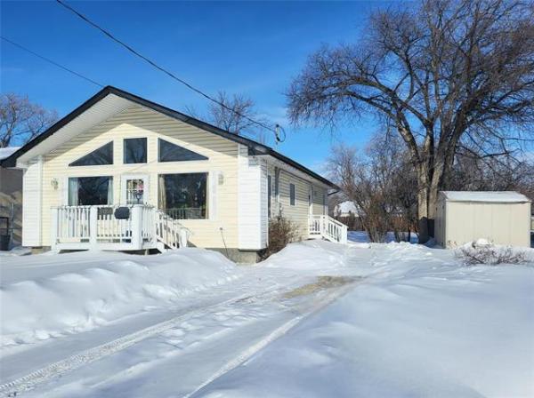 home photo - 423 MORRIS Avenue