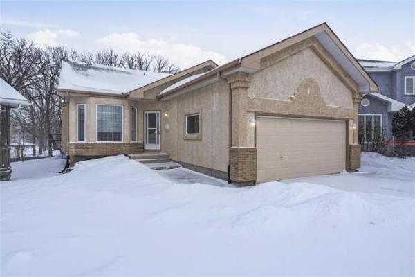 Home Photo - 11 Parisien Place